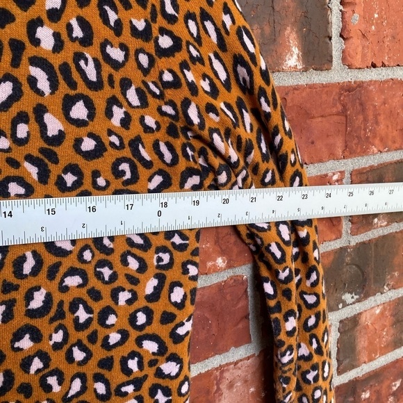 Old Navy Womens Large Mustard Leopard Animal Print Vneck Cardigan Sweater - Picture 7 of 8